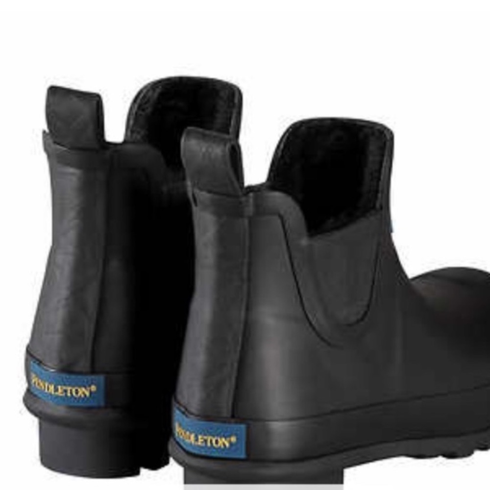 Pendleton Chelsea black rubber boots faux fur lined